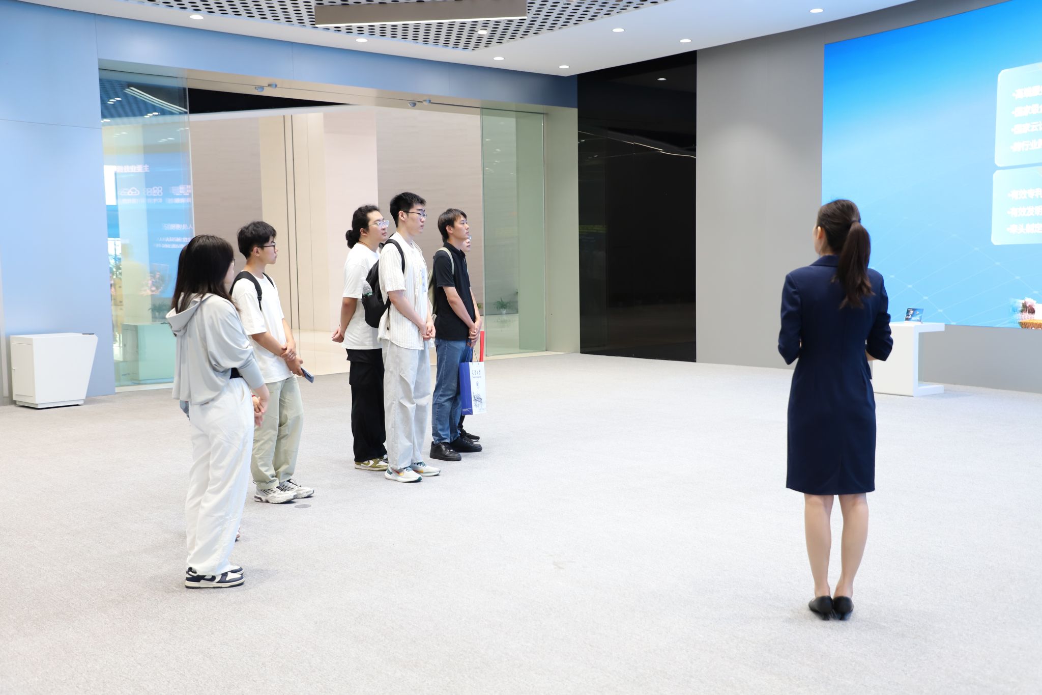 芯火相傳，浪潮之巔 微電子學(xué)院赴浪潮集團(tuán)開展“祖國(guó)需要 天大志愿”就業(yè)行專項(xiàng)實(shí)踐活動(dòng)